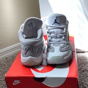 Jordan 11 low iE
